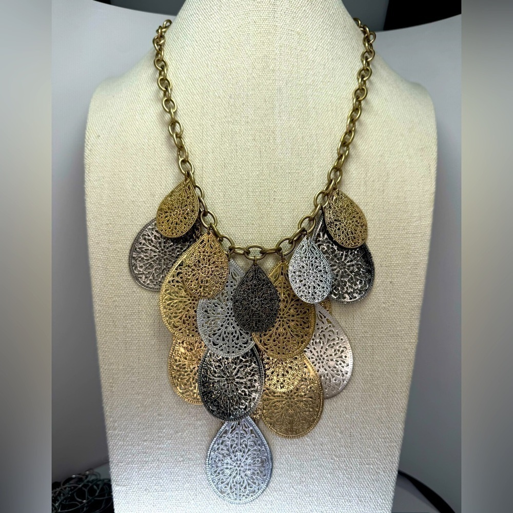 Vintage‎ Bibb Tri-Colored Filigree Layered Pendant Necklace